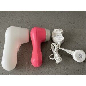 CLARISONIC MIA 2 Sonic Facial Cleansing Brush System With Charger Hot Pink